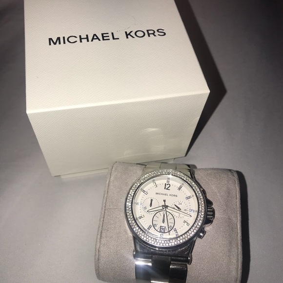 Michael Kors Watch - Picture 2 of 5